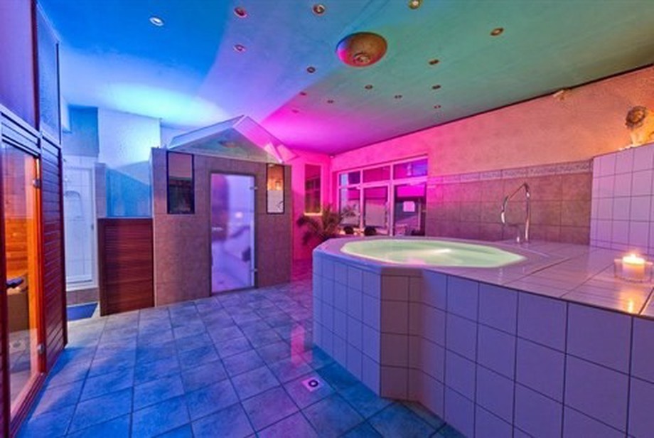 Alle Infos zum FKK Villa Venus Duisburg [RTC] (D) (Duisburg / Nordrhein